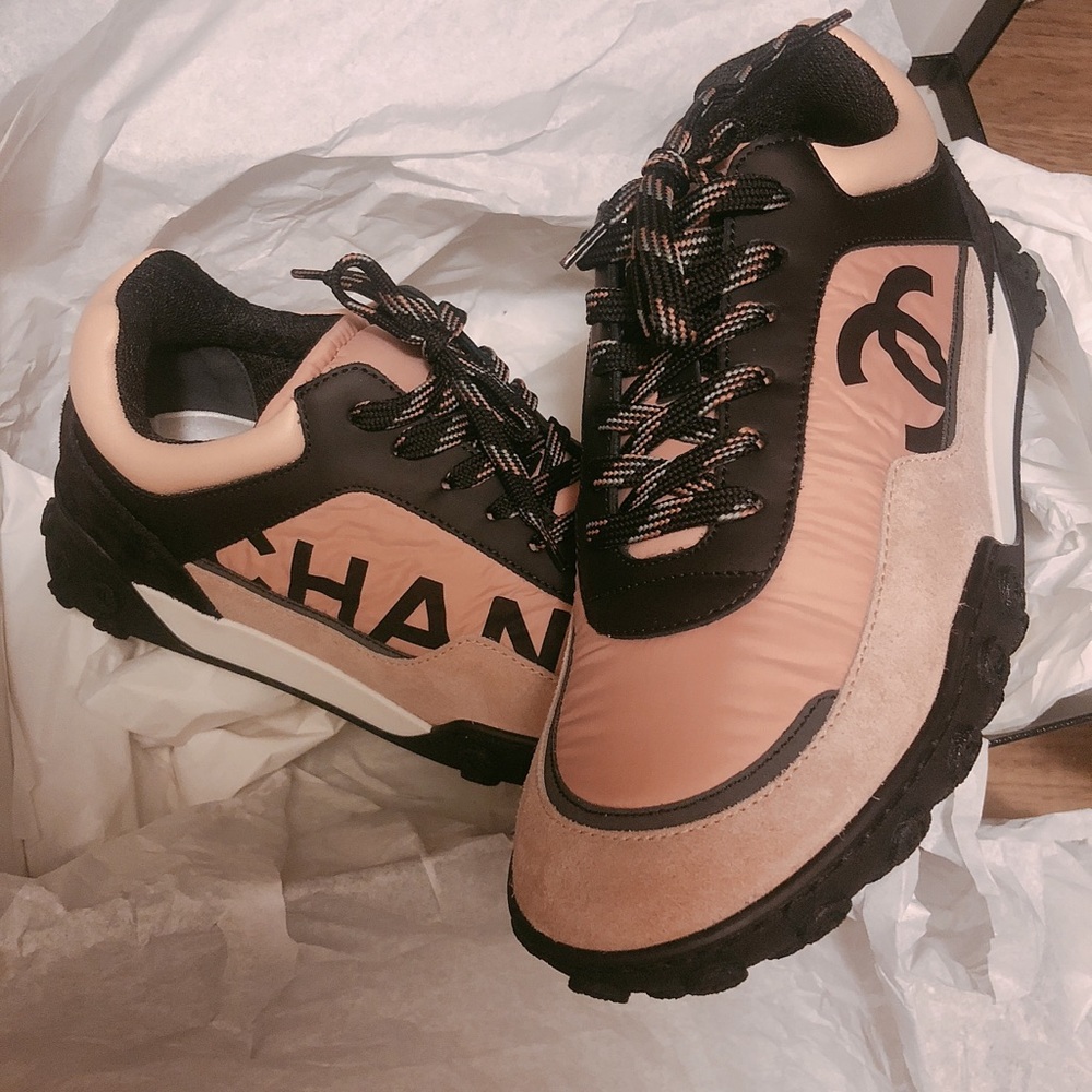 Chanel pink sneaker